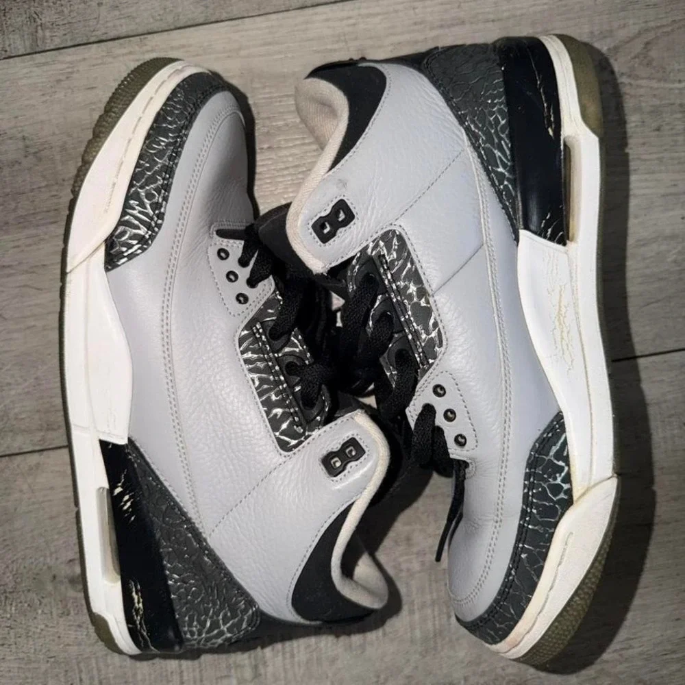 Air Jordan 3 Retro Men's 9.5 Wolf‎ Grey Metallic Silver Black men Size US 10